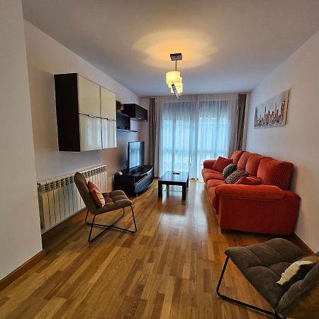 13B01 Apartamento Con Terraza Y Garaje Ribadesella Luaran gambar