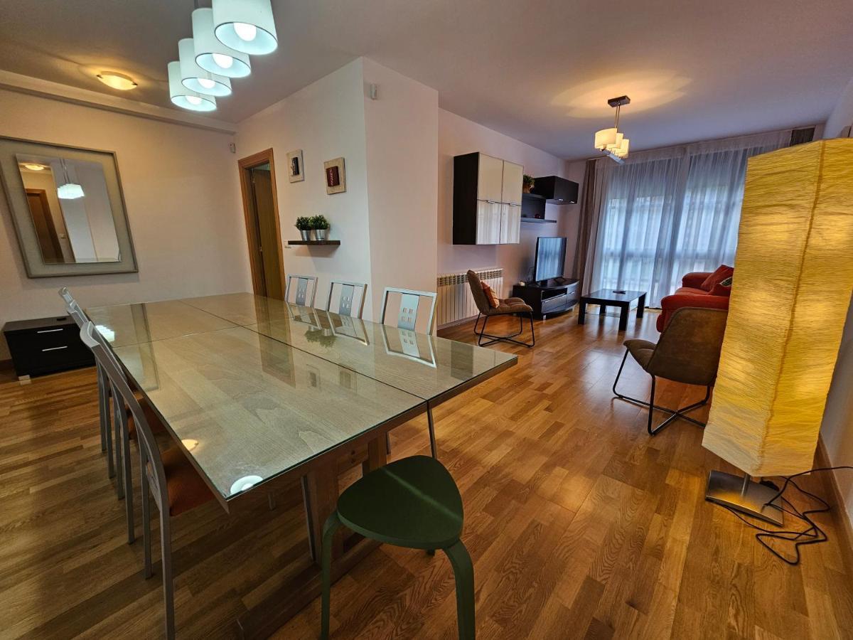 13B01 Apartamento Con Terraza Y Garaje Ribadesella Luaran gambar