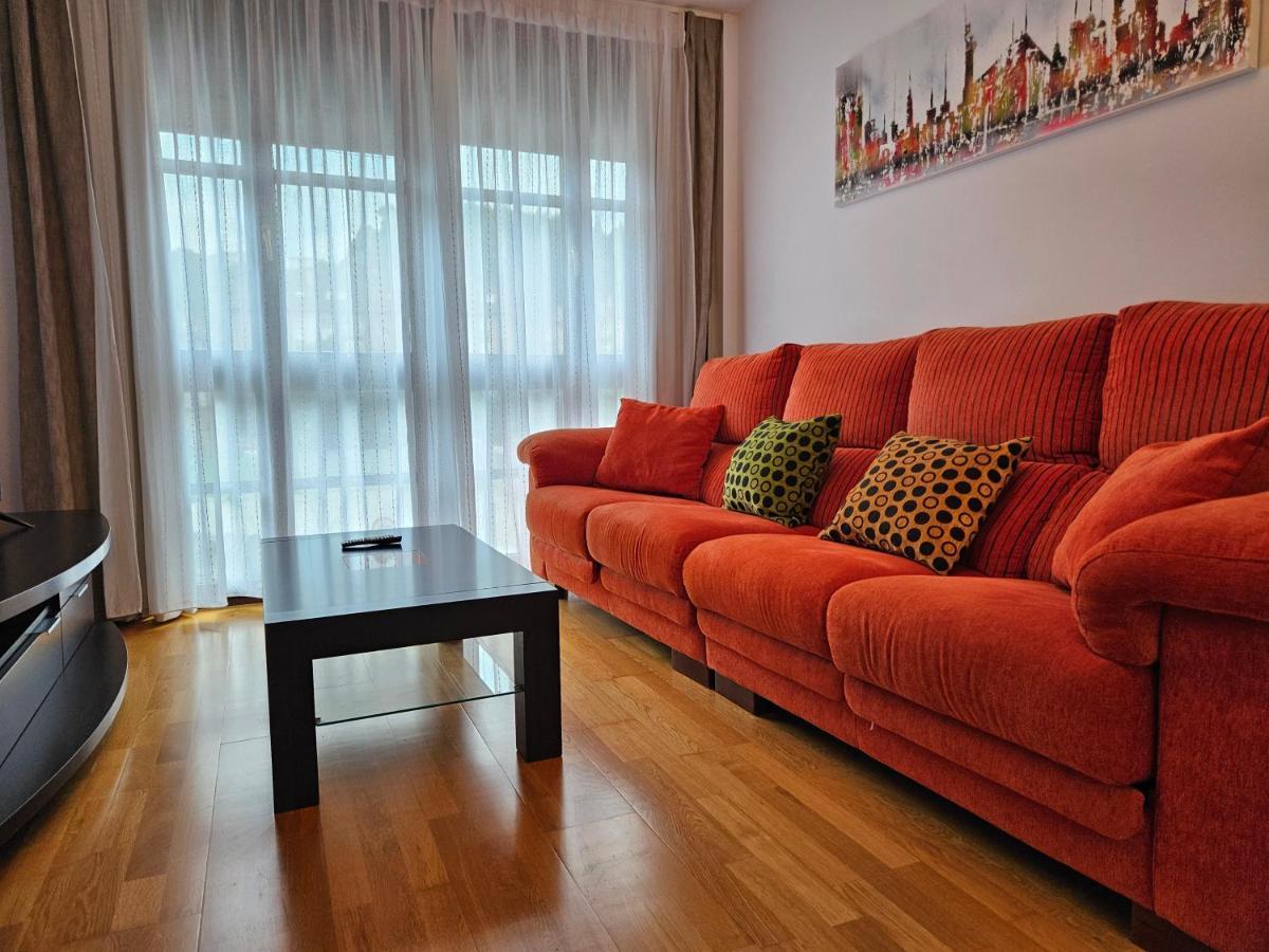 13B01 Apartamento Con Terraza Y Garaje Ribadesella Luaran gambar